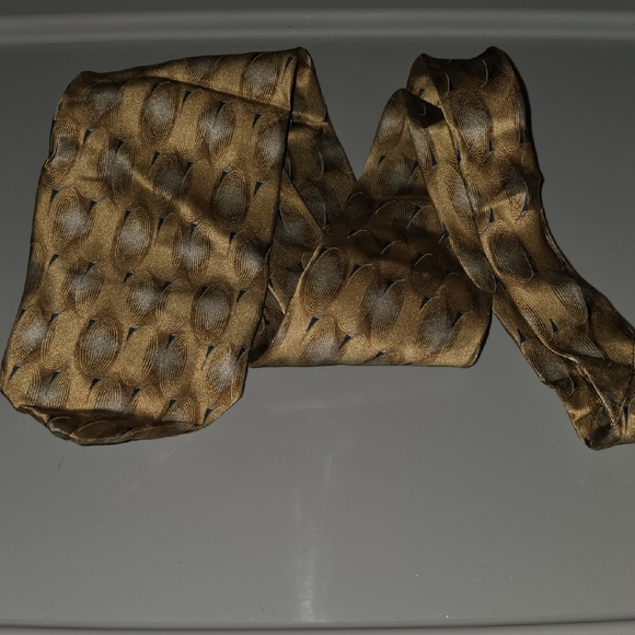 bill blass Other - (J28) Bill Blass Gold and Brown Swirl Tie